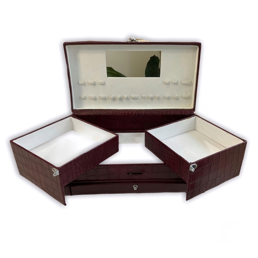 Makeup/Jewelry Case, Faux Burgundy Leather, Handle